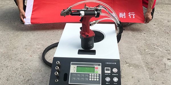 為何越來(lái)越多的客戶(hù)會(huì)選擇全自動(dòng)鉚釘槍